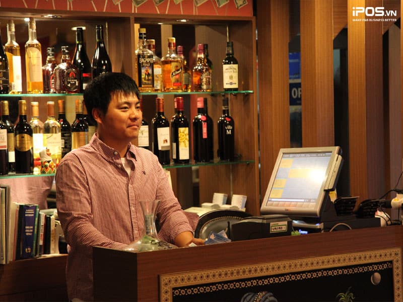 Thuyết phục khách hàng mua hàng