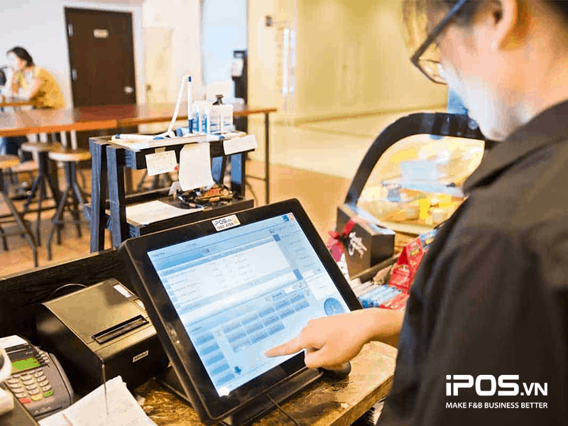 sử dụng phần mềm quản lý nhà hàng