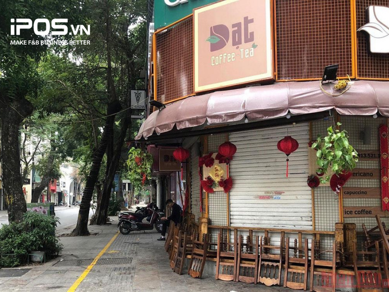 Đàm phán để chủ nhà giảm tiền thuê là việc cần làm khi quán tạm đóng cửa 