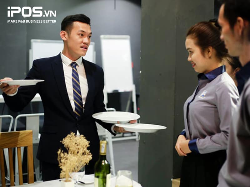  Có nên "chiều khách tới bến"?