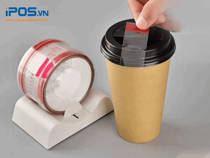 Quán cần cố định thêm phần miệng cốc bằng băng dính để tránh bật nắp 