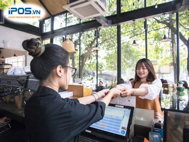 Sử dụng phần mềm quản lý bán hàng để xác định mức giá món cho chuẩn