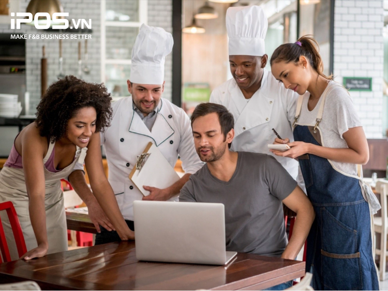 Trao đổi trước với nhân viên về lịch làm việc sẽ giúp họ có tâm lý thoải mái hơn