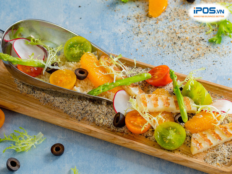 Màu sắc món ăn cũng là yếu tố quan trọng hút mắt người xem