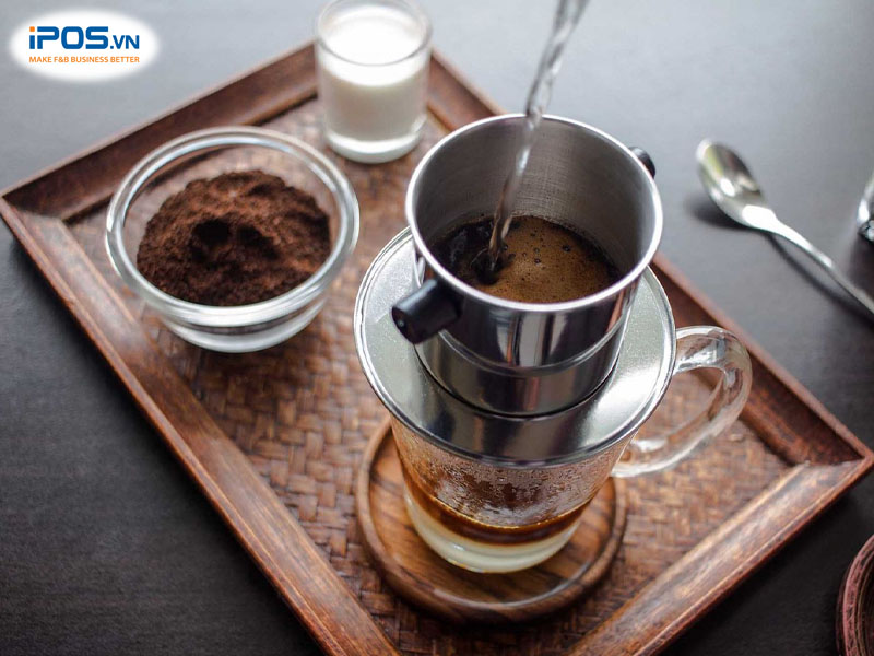 Cà phê phin thức uống quen thuộc tại Việt Nam