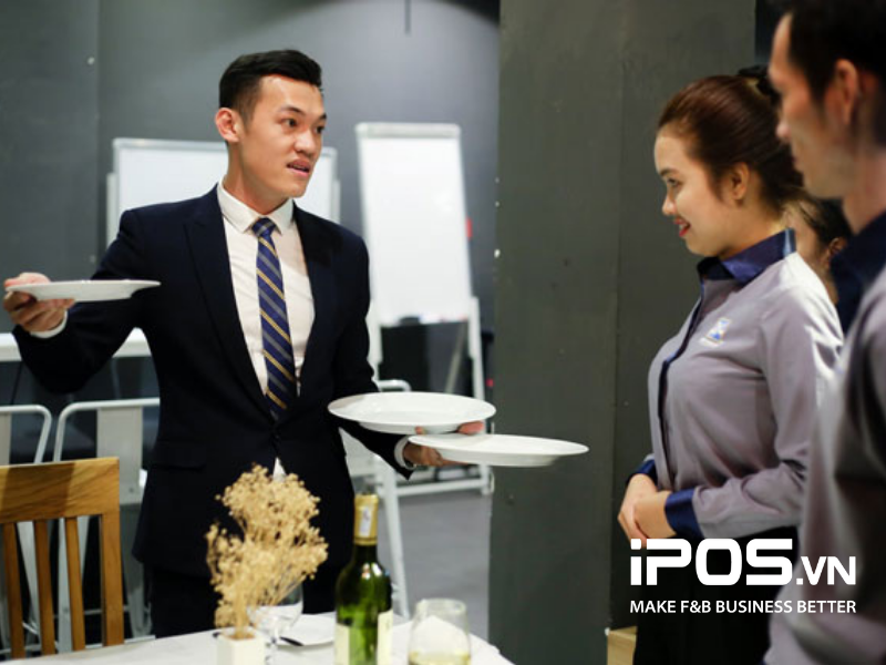 Chủ quán phải là người quản lý có chính kiến rõ ràng mới có thể làm gương cho nhân viên