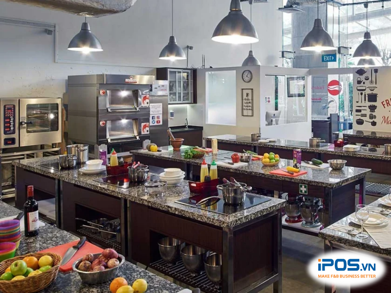 thiết kế bếp nhà hàng