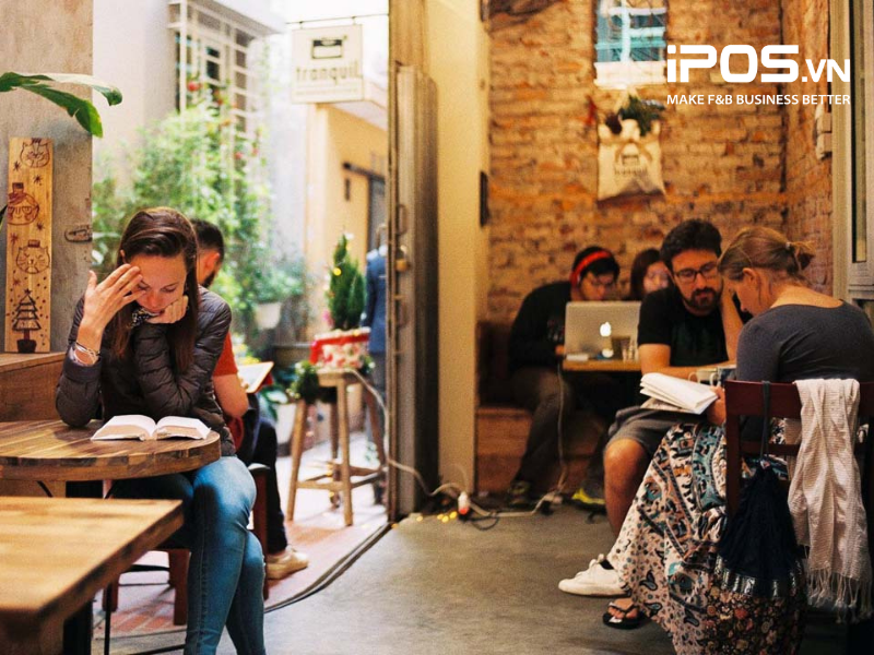 Các quán cafe vừa và nhỏ không nên giới hạn thời gian ngồi tại quán
