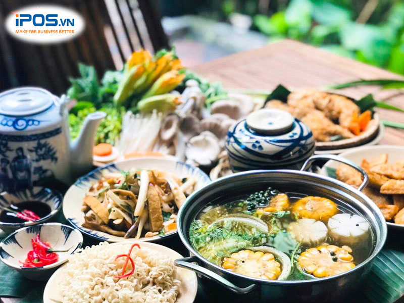 Chị Quý đã quyết tâm từ bỏ sự nghiệp đang có để kinh doanh nhà hàng chay