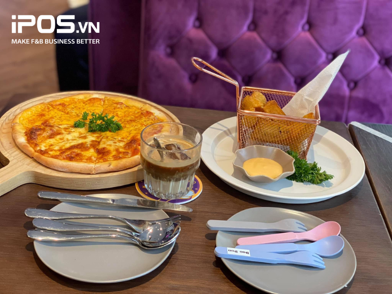 Dụng cụ ăn uống riêng biệt phù hợp giúp các bé vừa ăn ngon, vừa đảm bảo an toàn