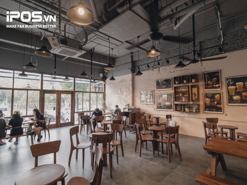 Phê La sở hữu không gian mở thoáng đãng mang màu sắc của Đà Lạt