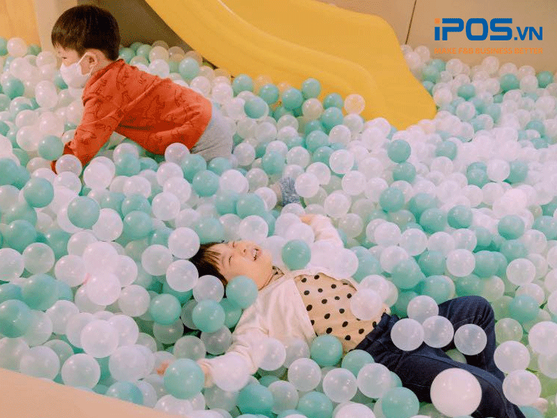 quán cafe có khu vui chơi cho trẻ em