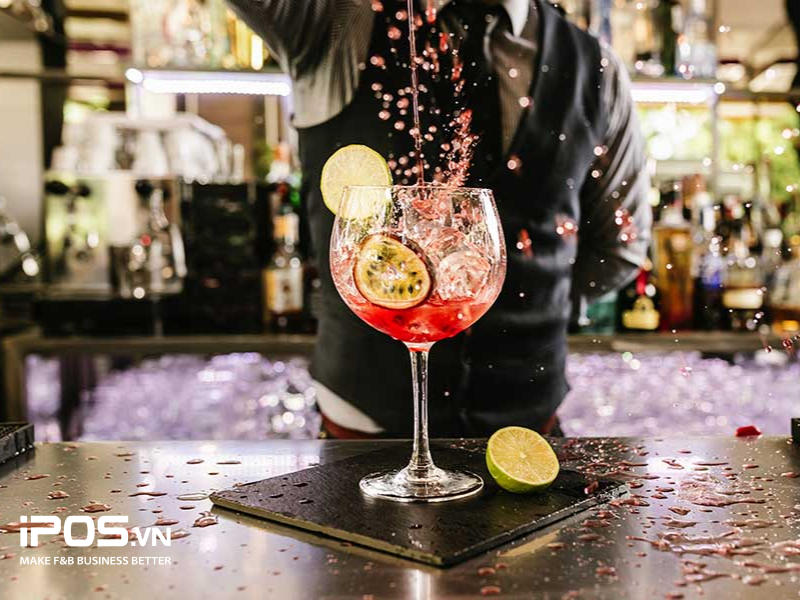 Bartender là gì? Barista là gì? Nên làm nghề Bartender hay Barista?