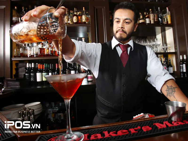Bartender là gì? Barista là gì? Nên làm nghề Bartender hay Barista?