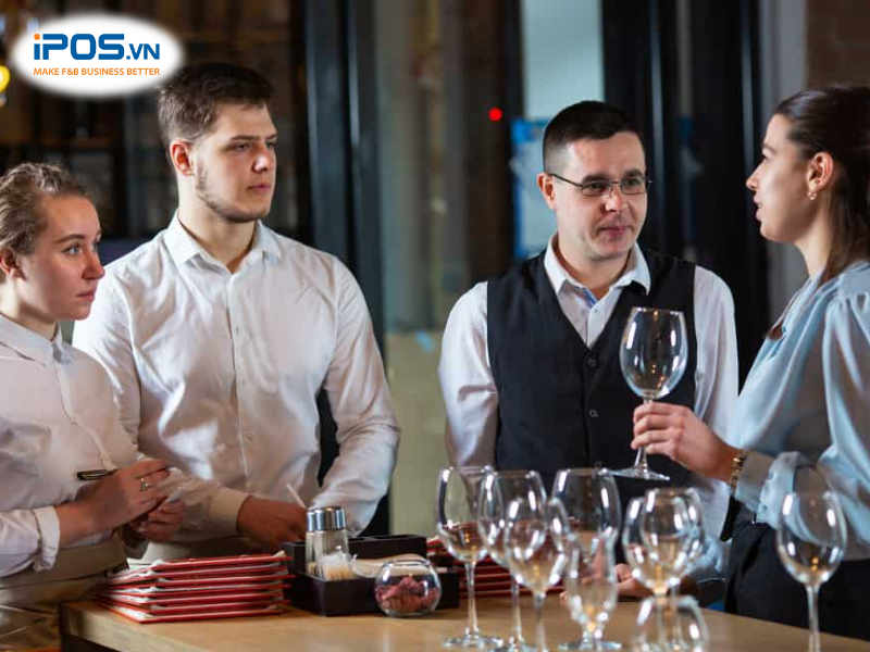 dao-tao-nhan-vien-moi