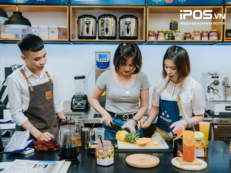 van-hanh-quan-cafe-xuyen-tet-1