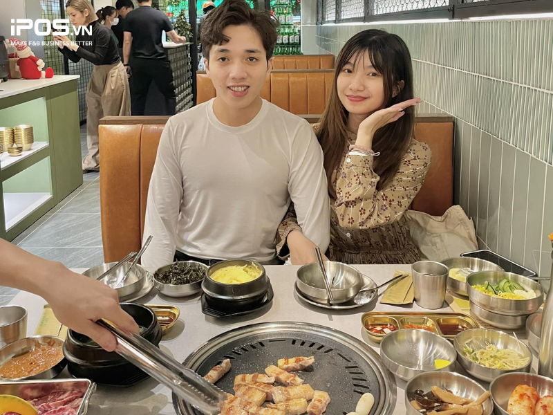 nhà hàng lãng mạn tỏ tình