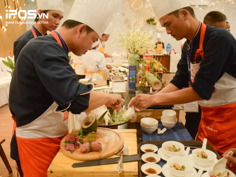 Nghề bếp có tương lai không? Mức lương có bù lại nỗi khổ nghề đầu bếp?