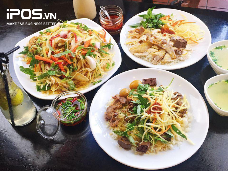 Các món ăn tại Cơm gà Bà Nga vẫn giữ được chất lượng như ở cơ sổ gốc 