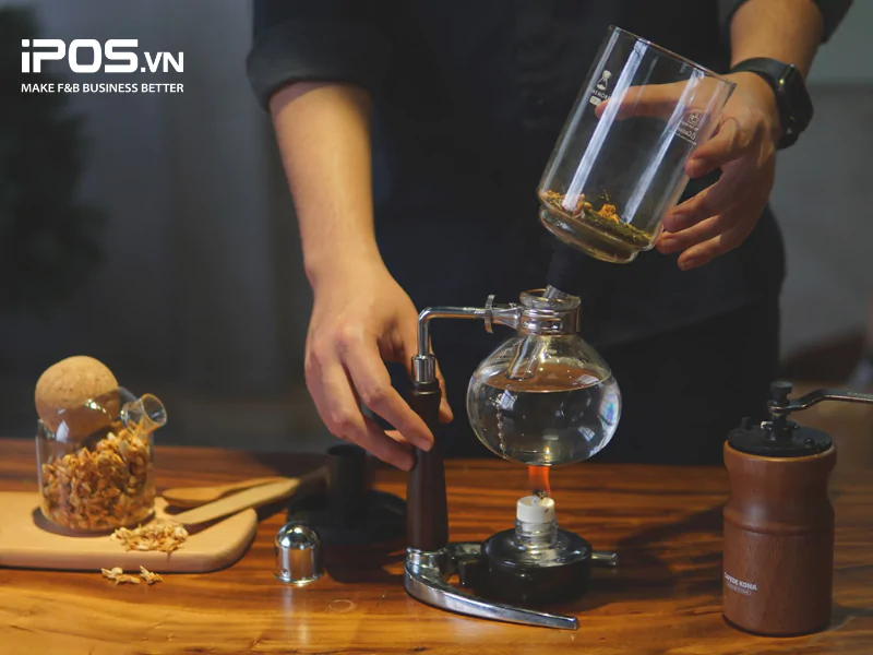 Thành công của Phê La và chiến lược kinh doanh có 1-0-2