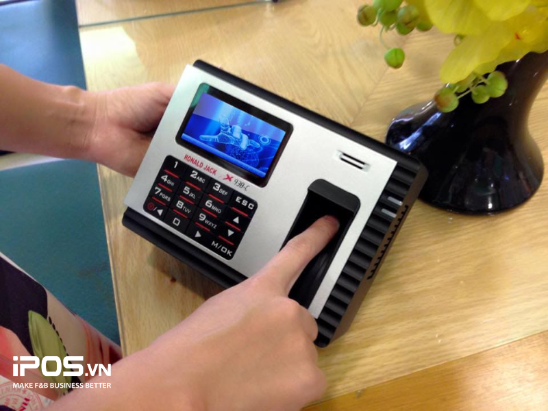 lỗi máy chấm công