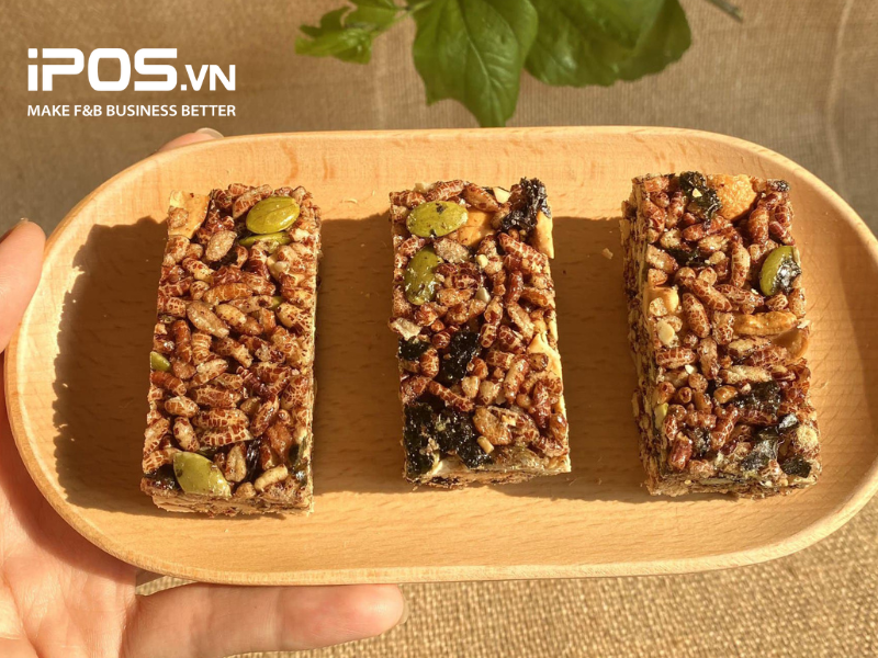 Bạn có thể bổ sung thanh gạo lứt vào menu kinh doanh bánh ăn kiêng 