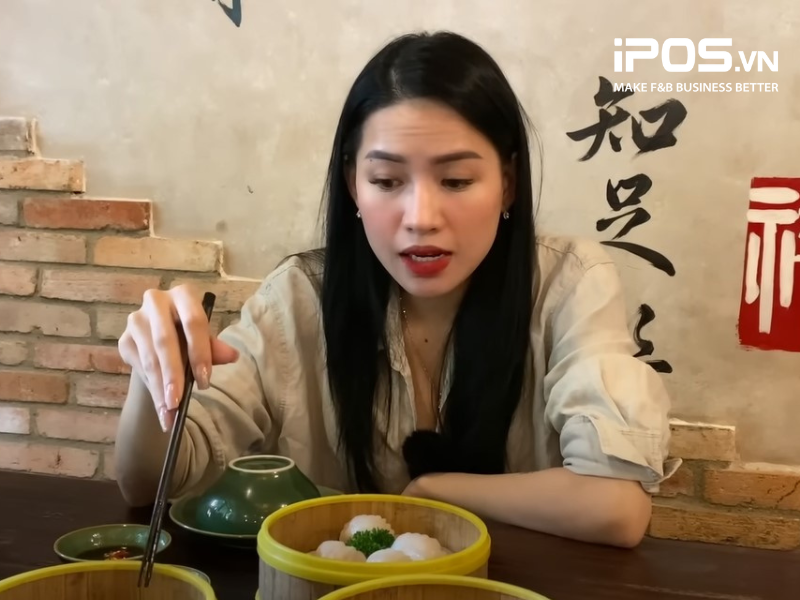 Chủ quán có thể kiện TikToker review đồ ăn sai sự thật nếu có bằng chứng 