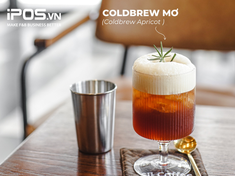 Một ly cold brew mơ mát lạnh là thức uống giải nhiệt mùa hè hoàn hảo