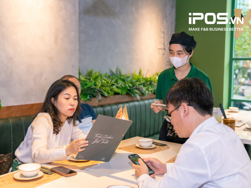 Nhân viên nhà hàng cần tuân theo quy trình và nội quy chuẩn chỉnh