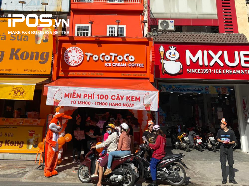 Một số điểm ToCoToCo “dằn mặt” Mixue bằng cách mở cửa hàng ngay bên cạnh