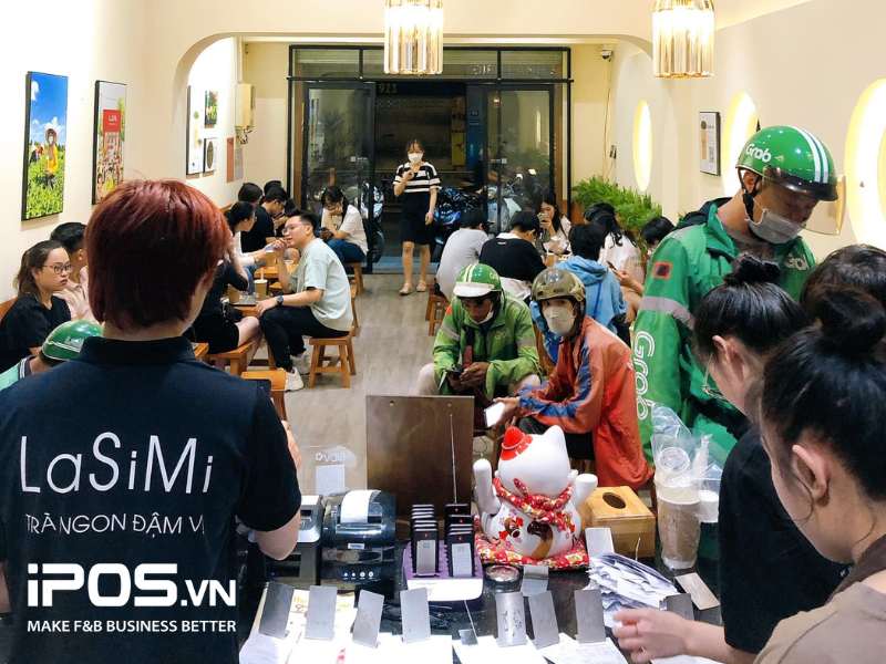 Các cửa hàng của trà sữa LaSiMi lúc nào cũng đông khách 