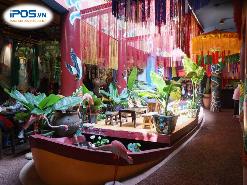 Concept quán Tứ Phủ Coffee được đầu tư rất kỹ lưỡng.