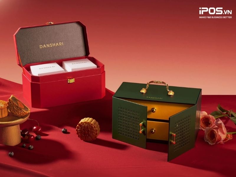 Bánh Nướng Trái Cây Nhiệt Đới & Rượu Rum là một trong những vị bánh Trung du độc đáo nhất của Danshari Coffee.