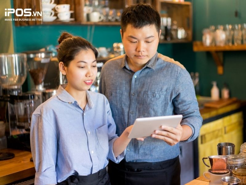 Nhân viên nhà hàng, quán cafe cũng được hưởng lương ngày lễ theo Luật lao động.