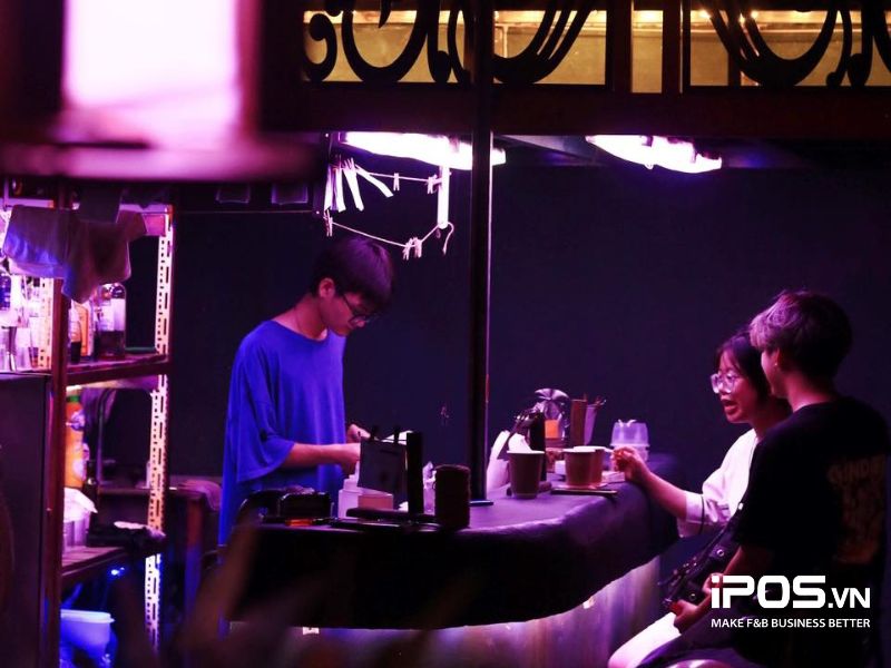 Chân Chạm Cát là quán cafe mở 24/24 mới ra mắt năm 2023.