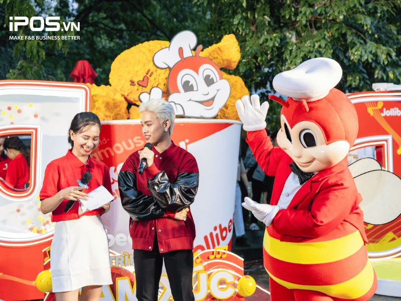 Jollibee, KFC, McDonald's cạnh tranh