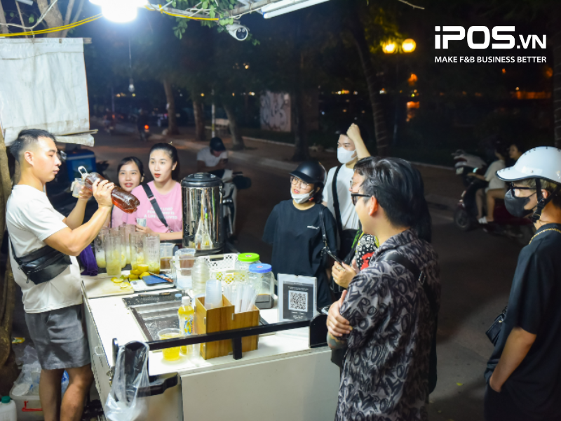 Anh Hảo (Hà Nội) là người kinh doanh trà chanh giã tay đầu tiên ở Hà Nội 