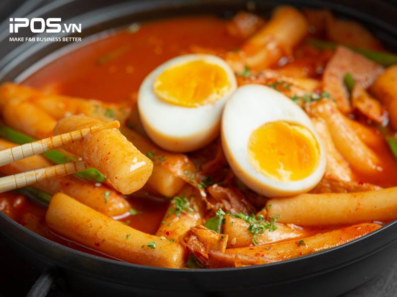 Ý tưởng kinh doanh đồ ăn vặt mùa đông: Tokbokki, hotdog Hàn Quốc