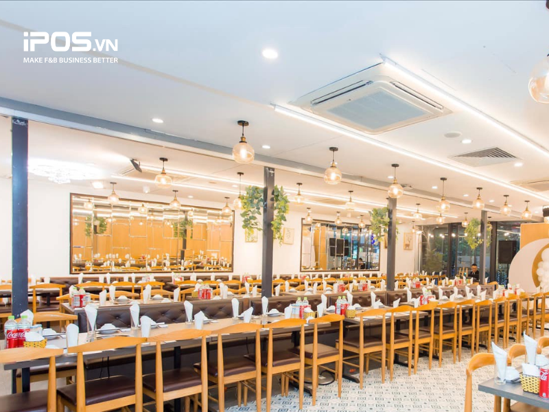 tổ chức tiệc tất niên