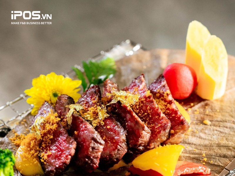 tổ chức tiệc tất niên