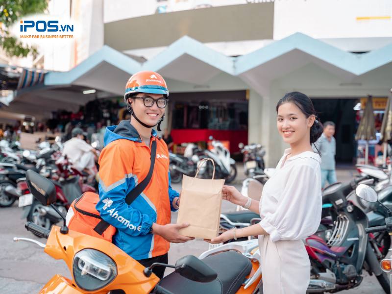 Ahamove là một trong những lựa chọn hàng đầu của chủ quán bởi giá cả phù hợp và dịch vụ nhanh chóng