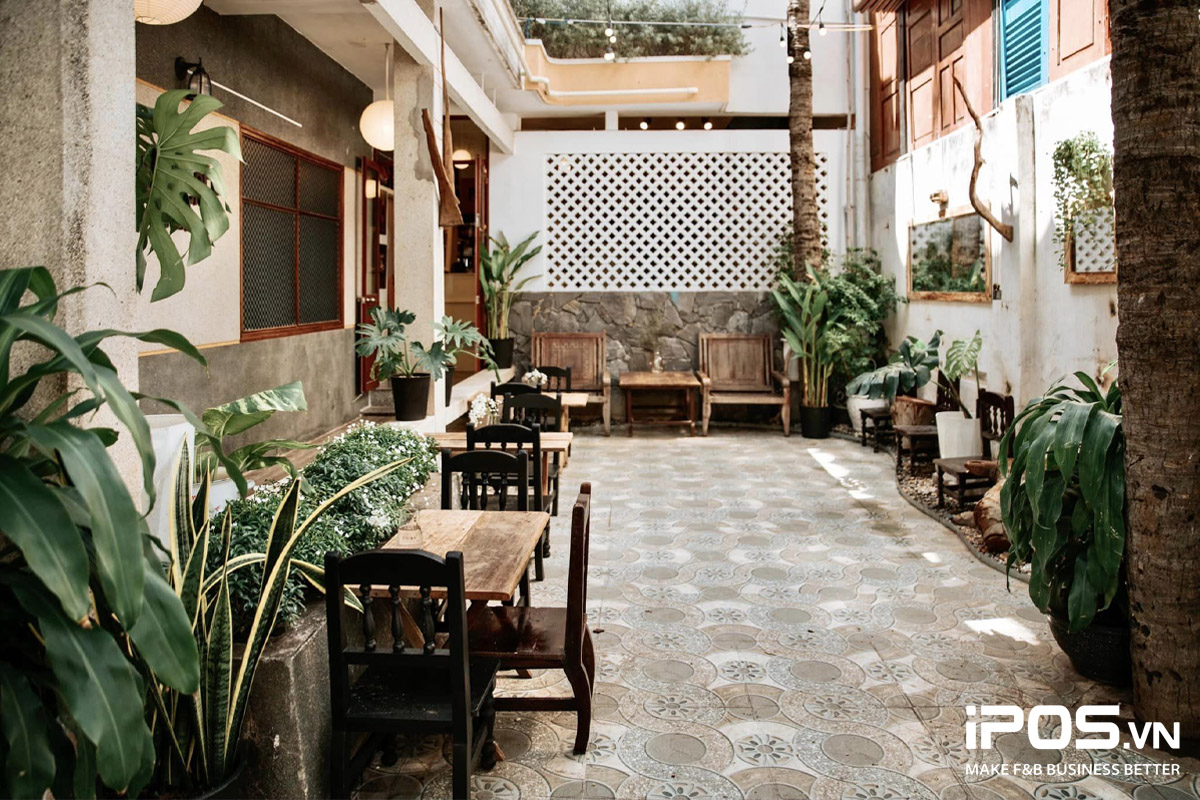 Vị trí mặt bằng vừa là lợi thế, vừa là thách thức cho cà phê núp hẻm