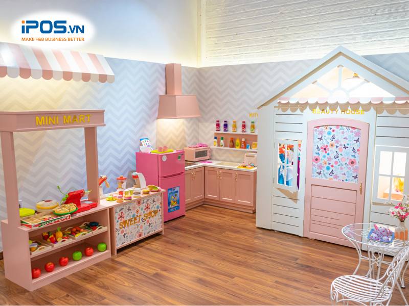 Quán cafe kết hợp khu vui chơi trẻ em hướng đến đối tượng khách hàng mục tiêu là các gia đình trẻ