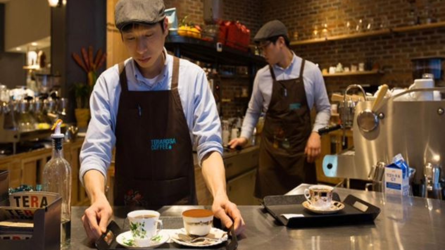 Luật BHXH 2024: Chủ hộ kinh doanh F&#038;B đóng Bảo hiểm xã hội bắt buộc như thế nào từ ngày 01/7/2025?